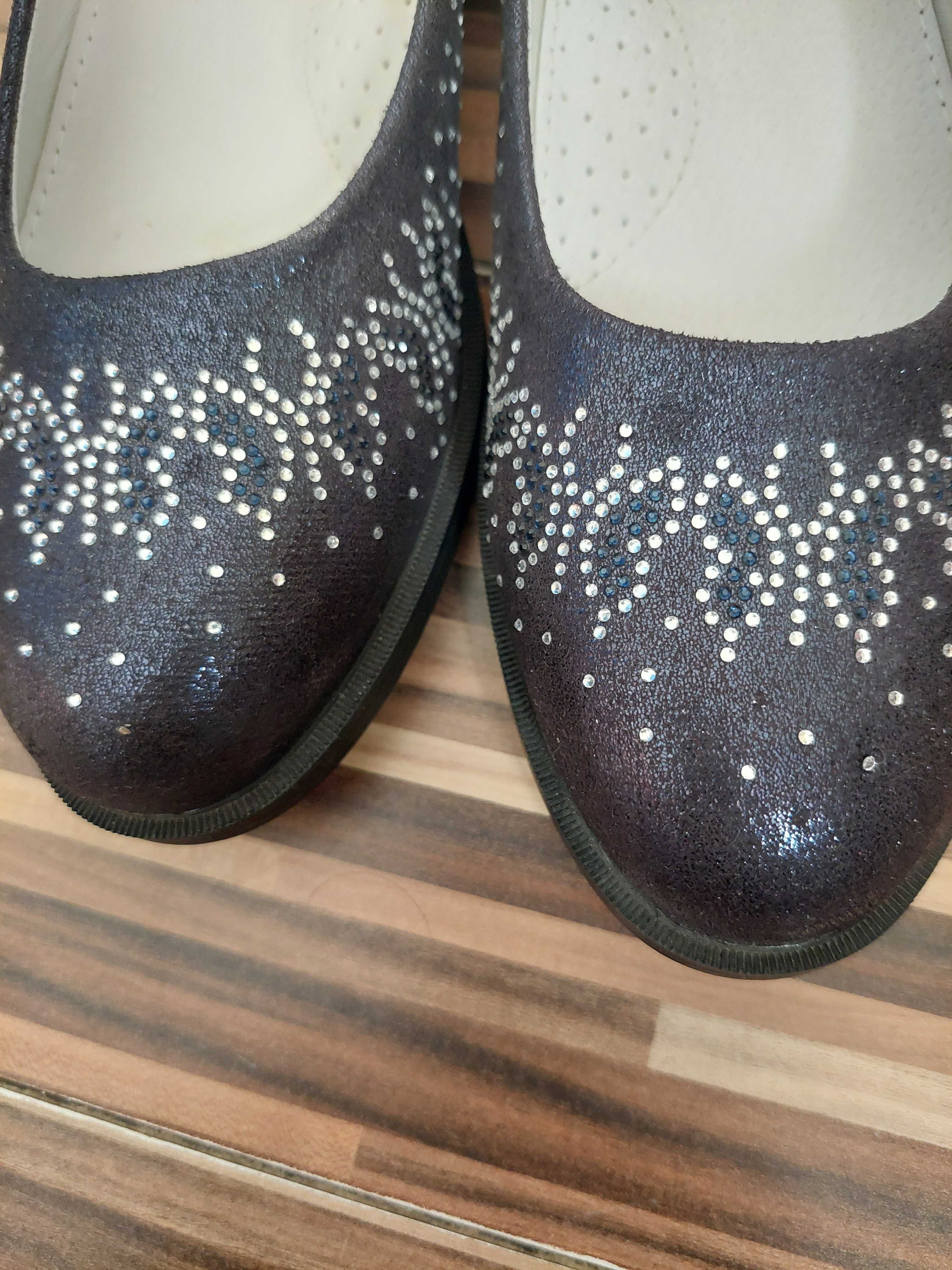 Pantofi casual material stralucitor bleumarin cu pietricele