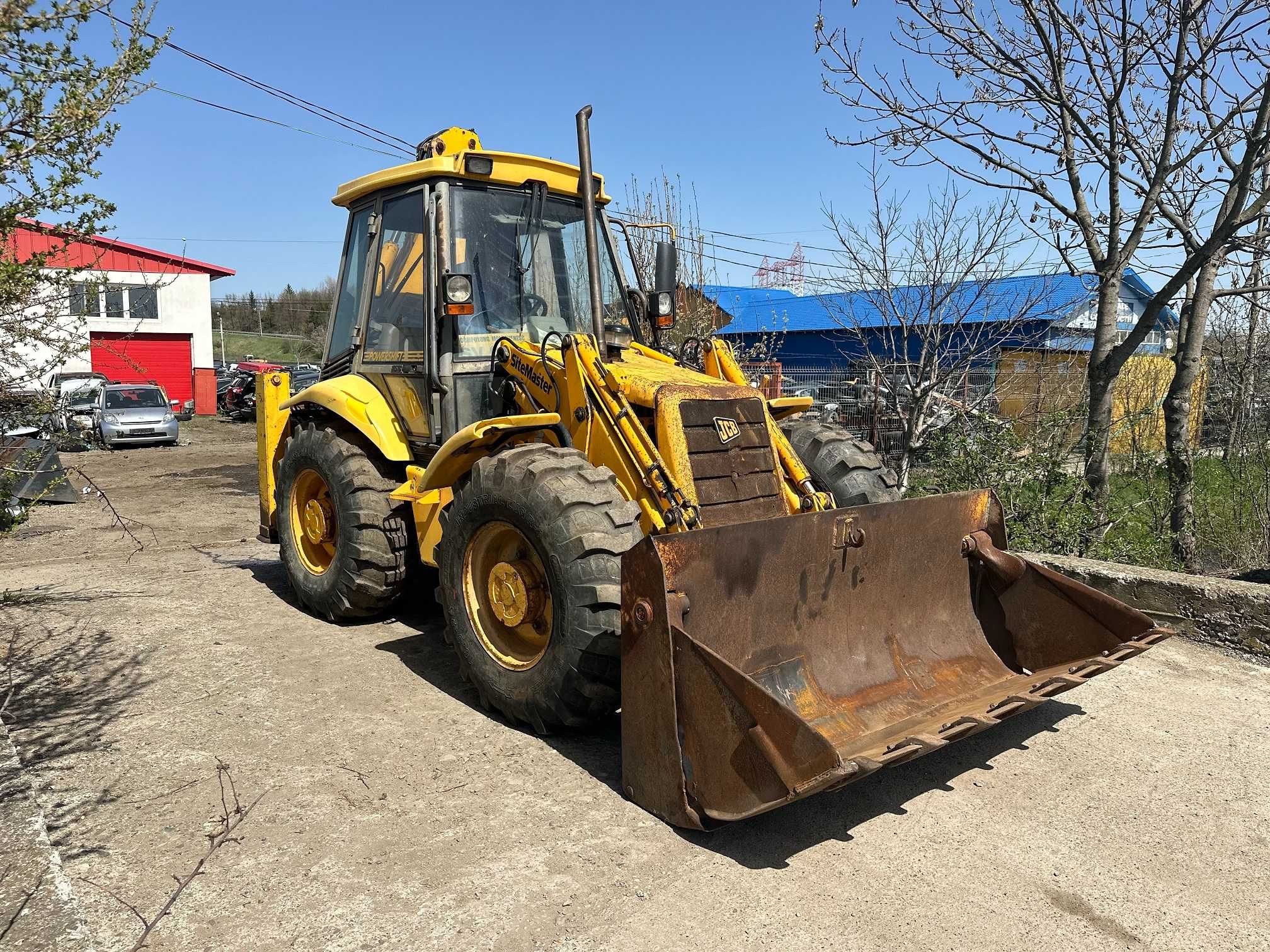 Buldoexcavator JCB 3CX 2004 roti egale accept variante !