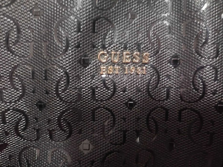 Дамска  чанта Guess