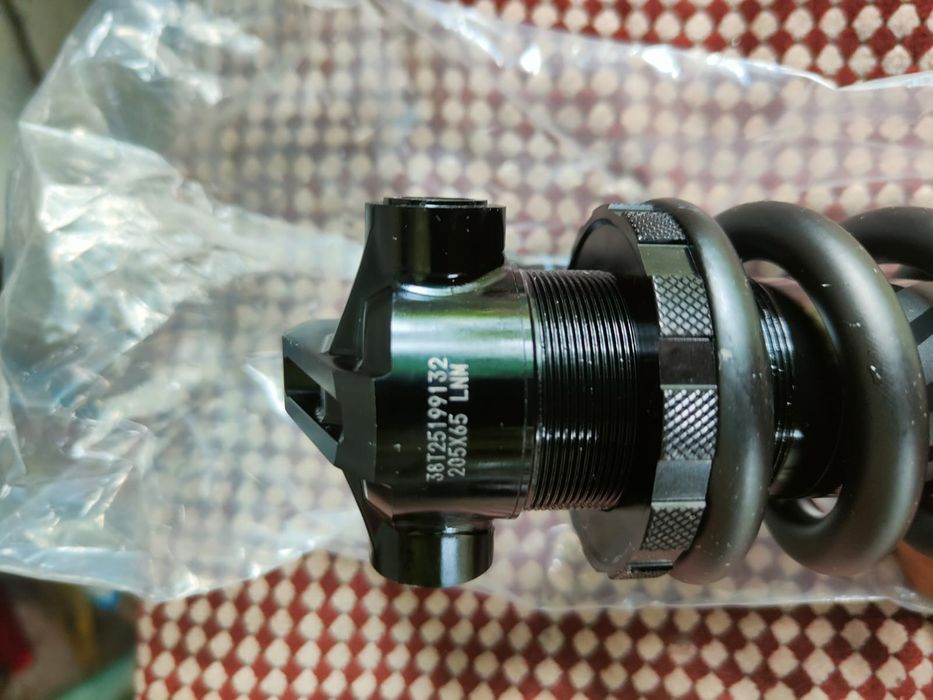Suspensie Rockshox Superdeluxe select