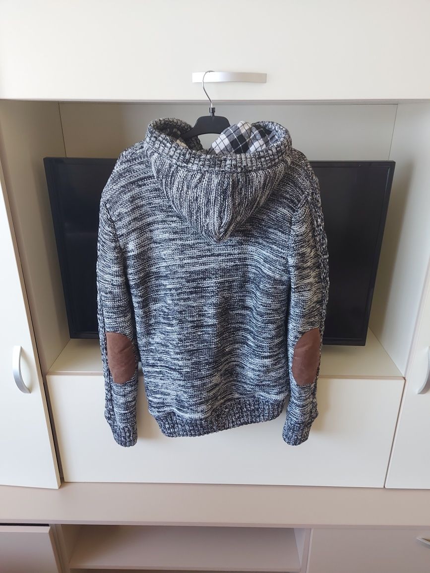 Cardigan cu gluga