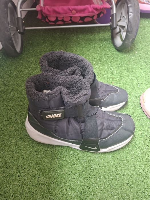 Боти Nike за момче