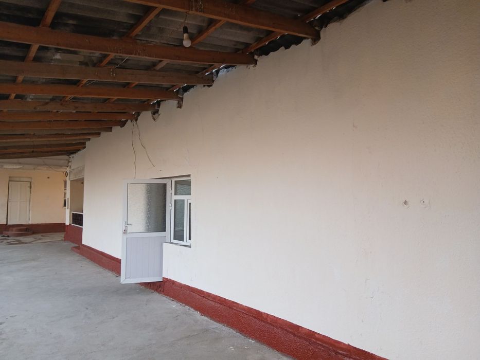 Arzon Uy sotiladi 3 sotix 3 xona Nurafshon sh.