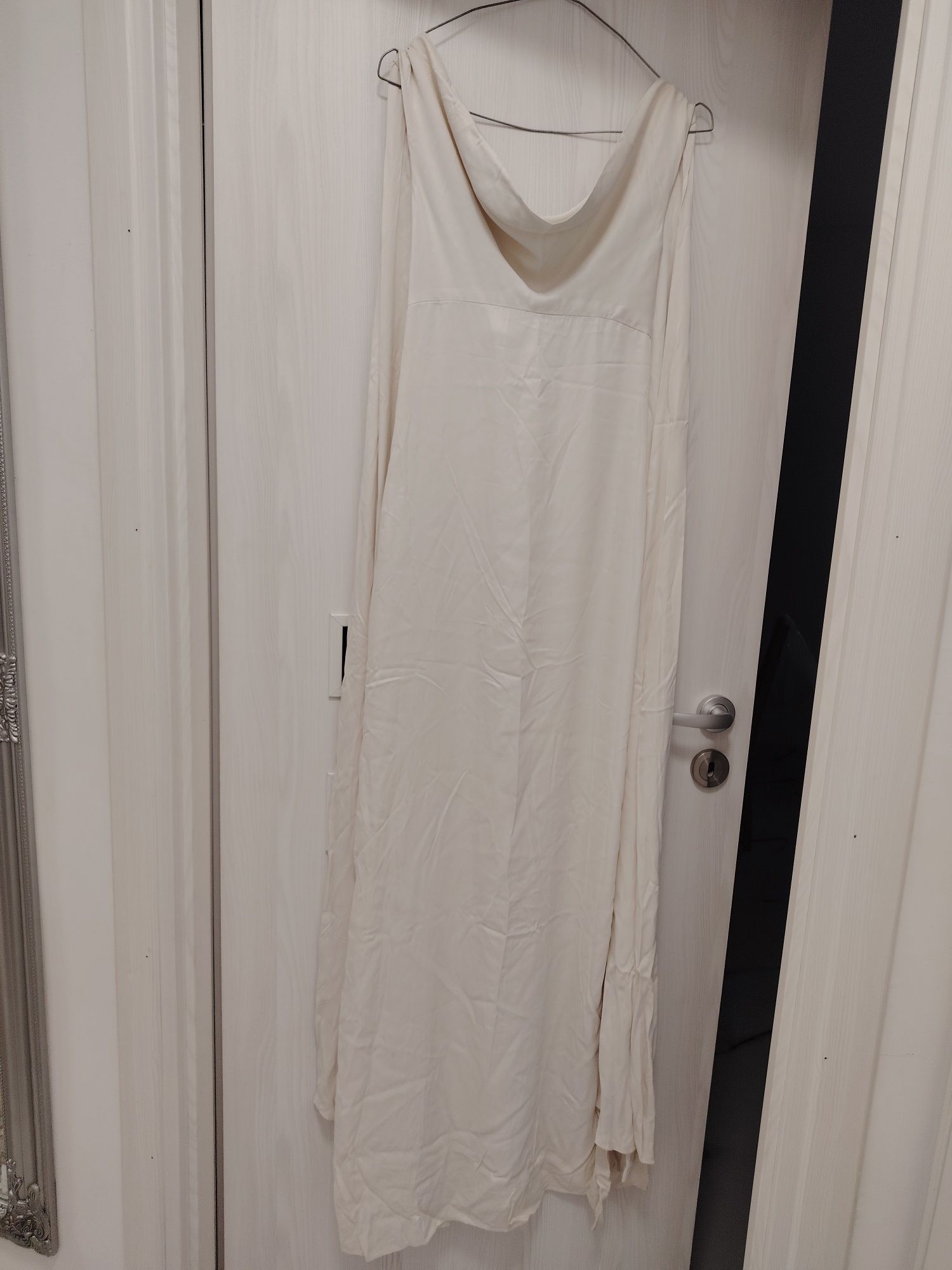 Vând rochie Massimo Dutti