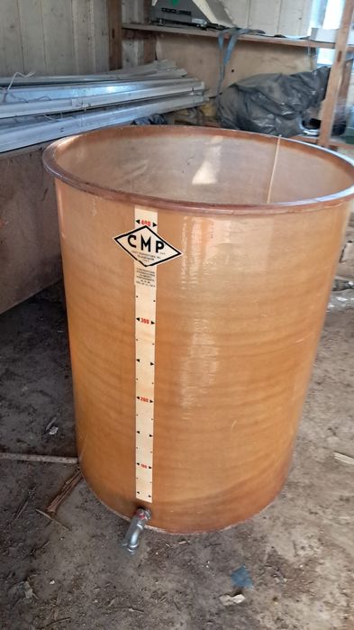 Butoi fibră pentru vin