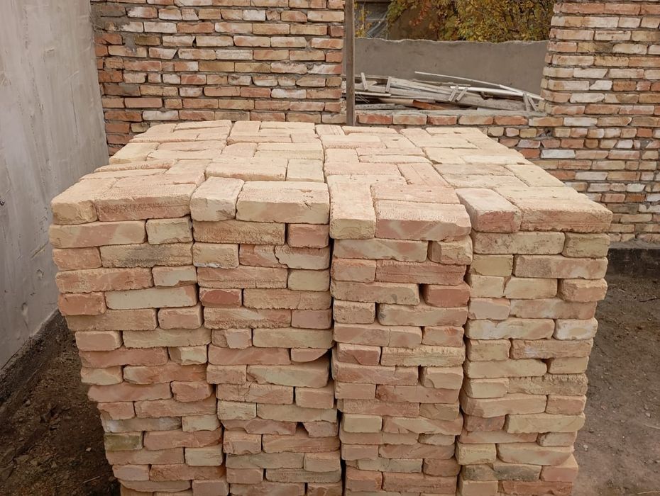 Күйдірілген кірпіш.  Жженый кирпич