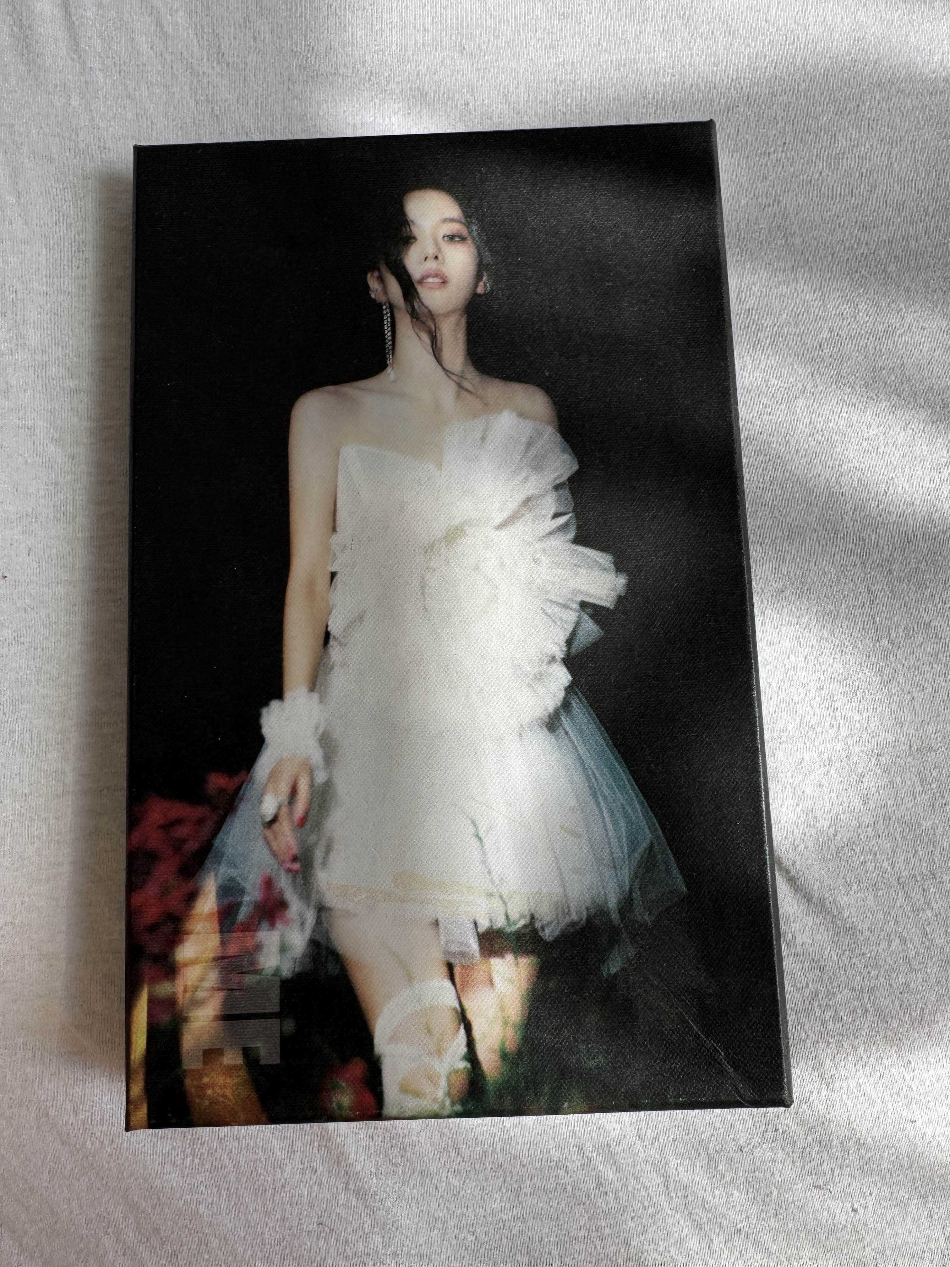 Албуми Jisoo Blackpink ME + фотокартички + Preorder benefits