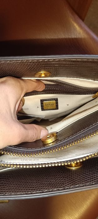 Дамска чанта Guess