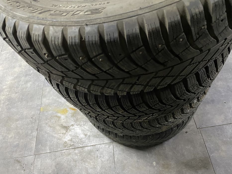 Продам шину на R16 комплект