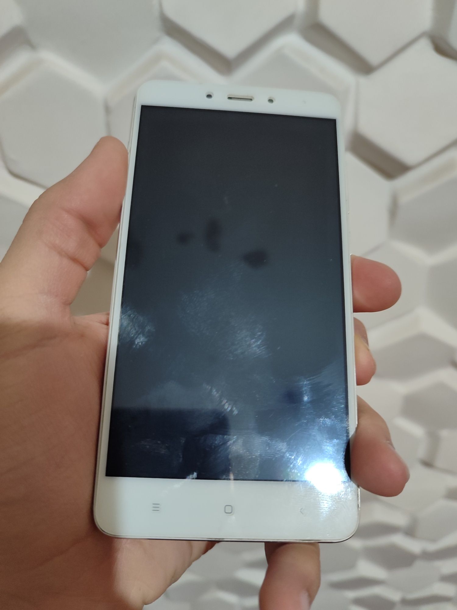 Redmi x4 holati yashi batareyka qoyish kere