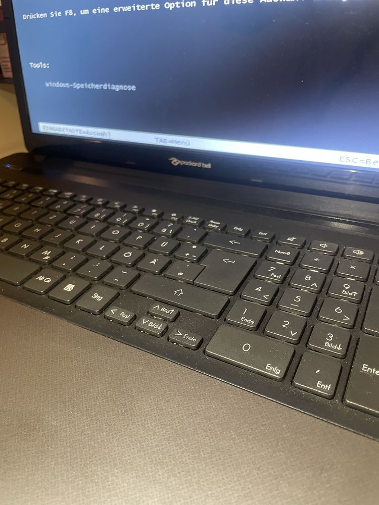 Лаптоп Packard Bell Intel i5 8GB Ram 250Ssd