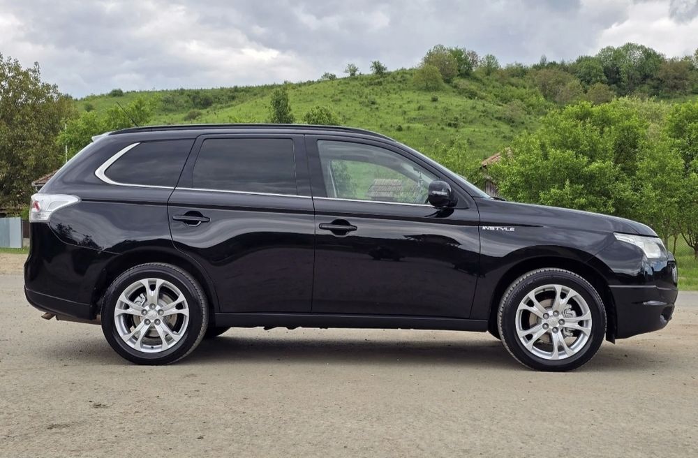 Vând urgent mitsubishi outlander 4x4