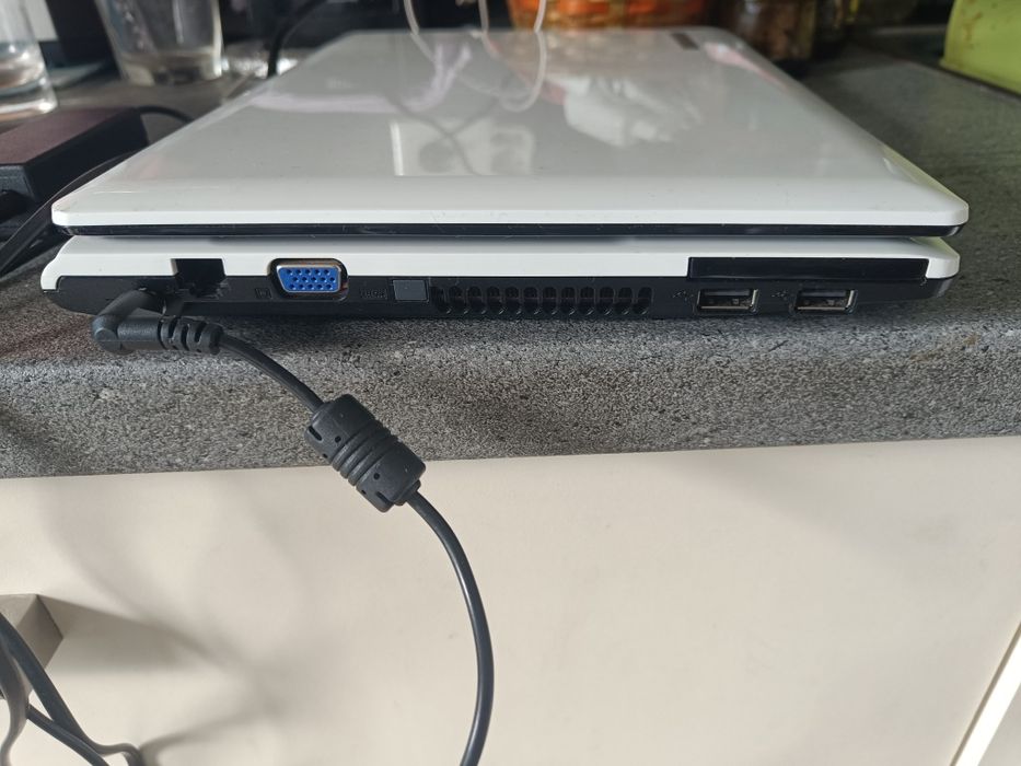 Laptop Terra mobile 1211 M72SR