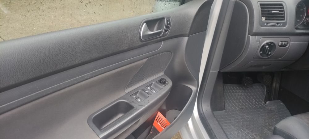 Vw golf v  2008 întreținut