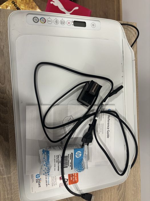 Чисто нов принтер hp deskjet 2700e