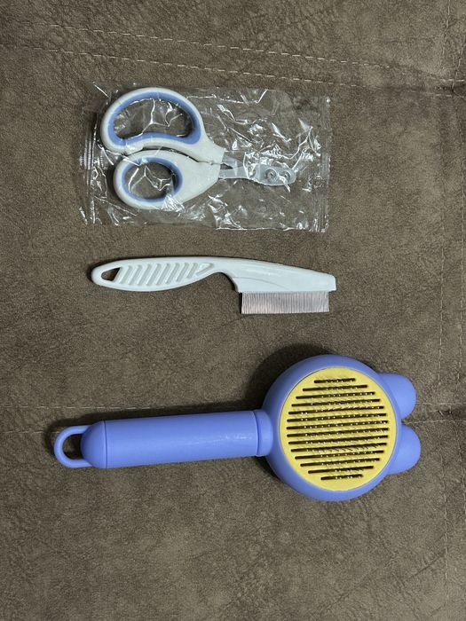 Продается расческа и кусачка для когтей