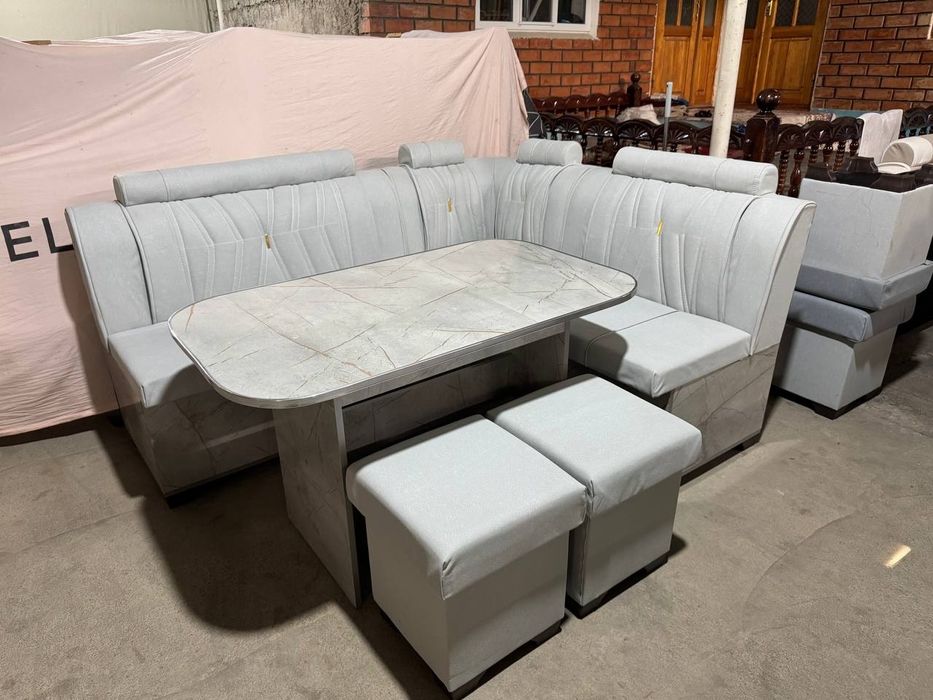 Продаётся новые кухонные уголки