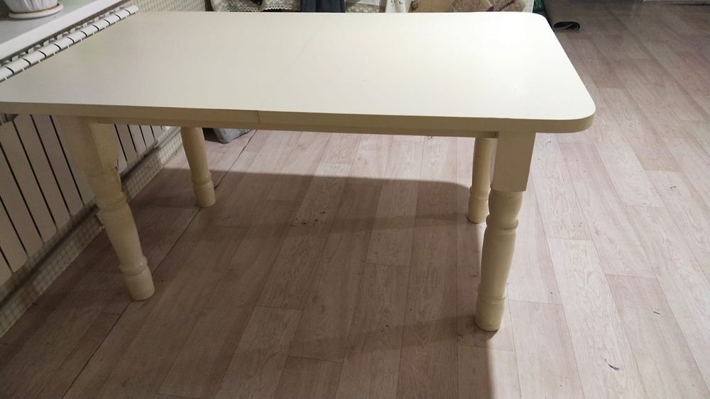 Жағдайы жақсы, қолданыста болған,  ас үйінің столы сатылады