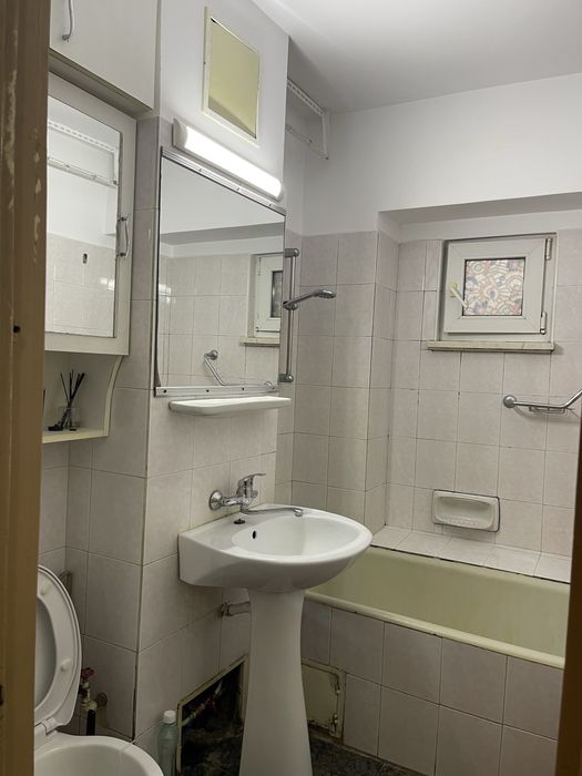 PF inchiriez apartament 4 camere Selgros