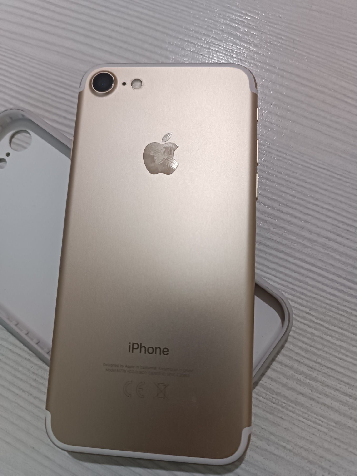 Продам iPhone 7 128 gb