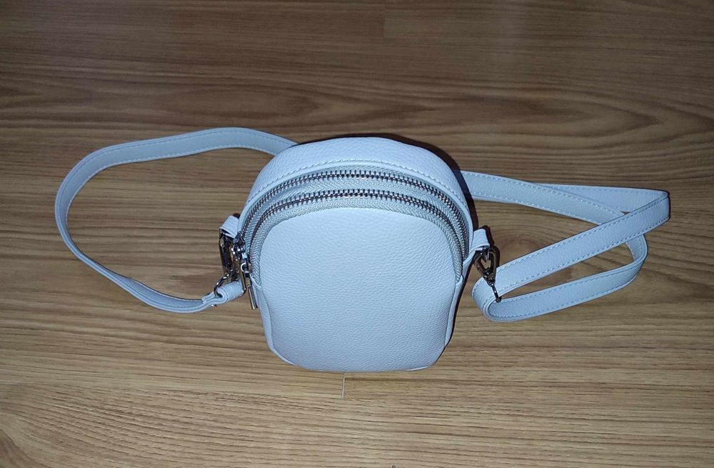 Продавам Чанти и Колани