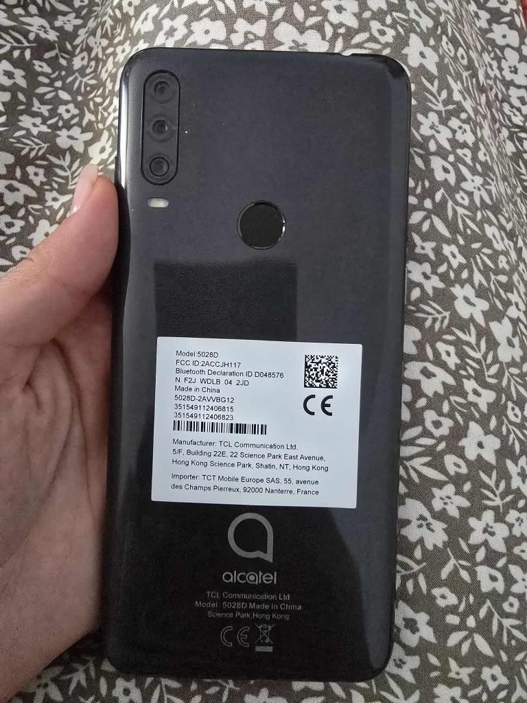 Мобилен телефон alcatel