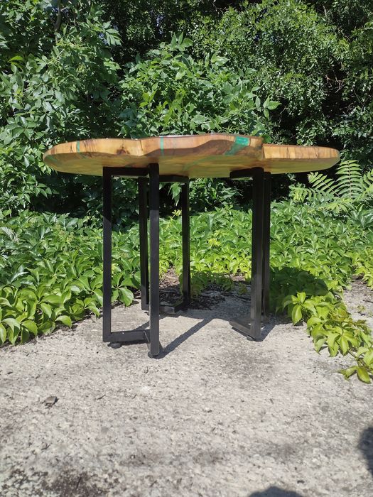 Masuta pentru cafea din  lemn și rasina epoxidica