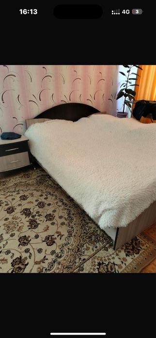 Продается спальный гарнитур