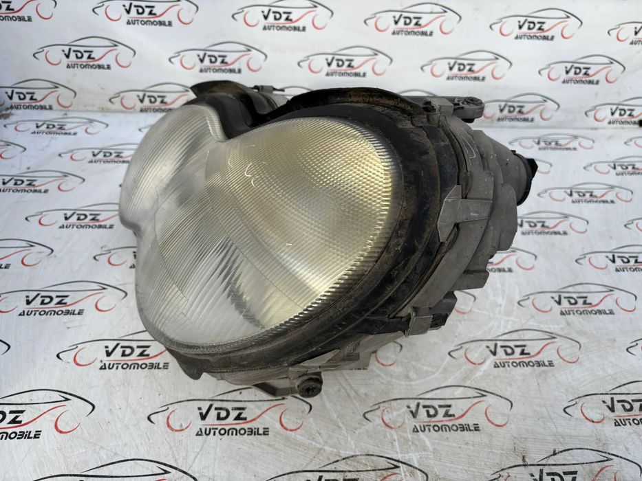 Far stanga Mercedes C Class an 2005