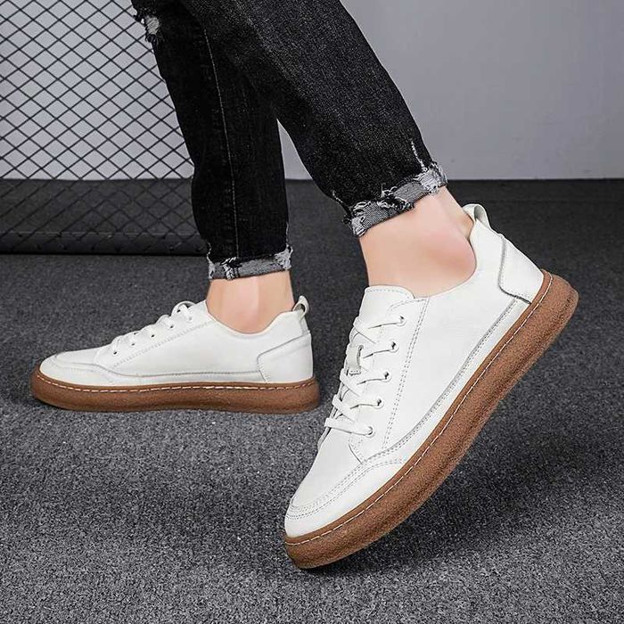 Мъжки бели спортни обувки от естествена кожа № 43.5 с 25% намаление!