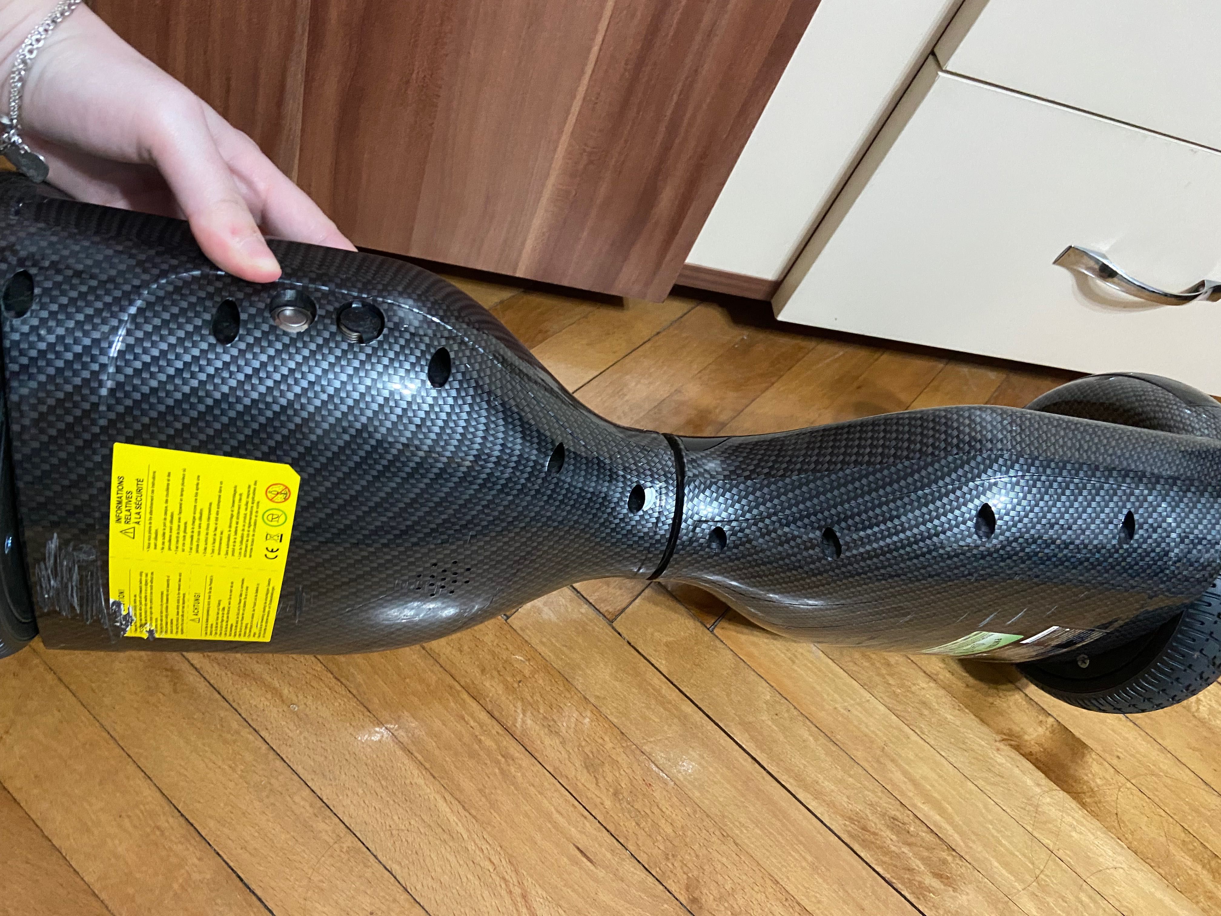 Hoverboard negru cu lumini, an 2021, viteza 15 km/h, pret negociabil