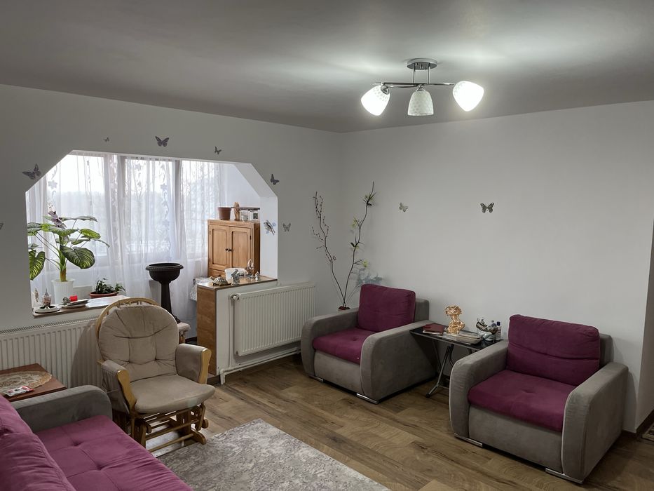 Vand apartament cu 2 camere