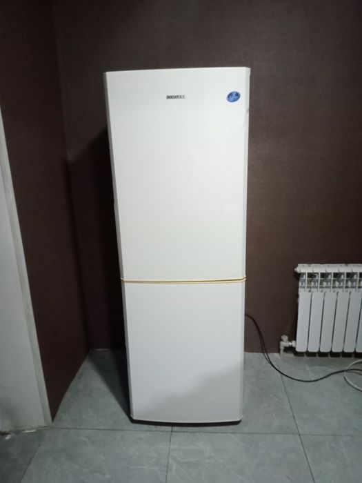 Холодильник Samsung