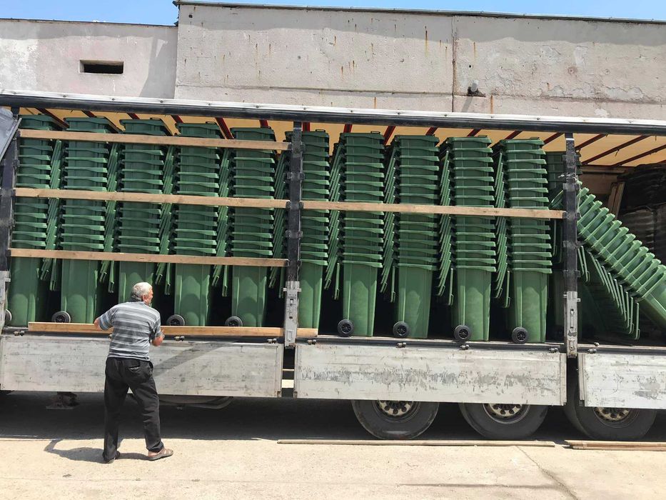 Пластмасови кофи за смет на колела 120 л и 240 л - отлична цена