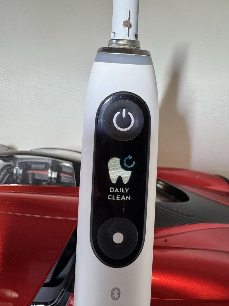 Periuta Oral B io9 White