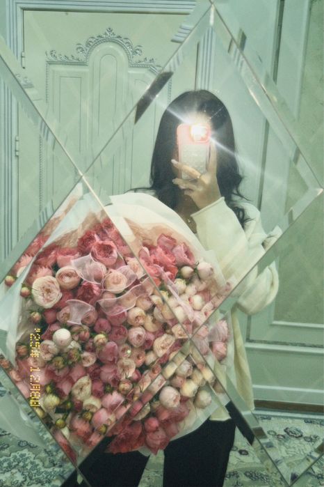 Цветы спрей розы голонский