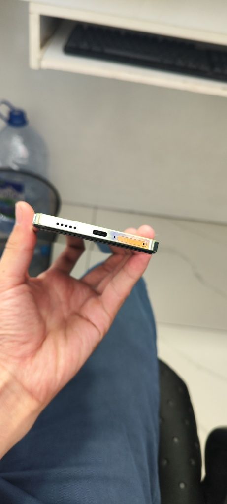 Vivo Y100.  Ideal