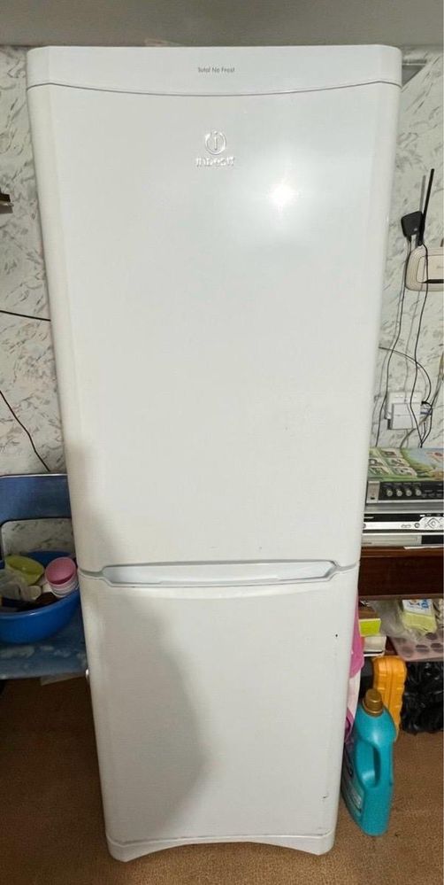 Хладилник  iNDESIT
