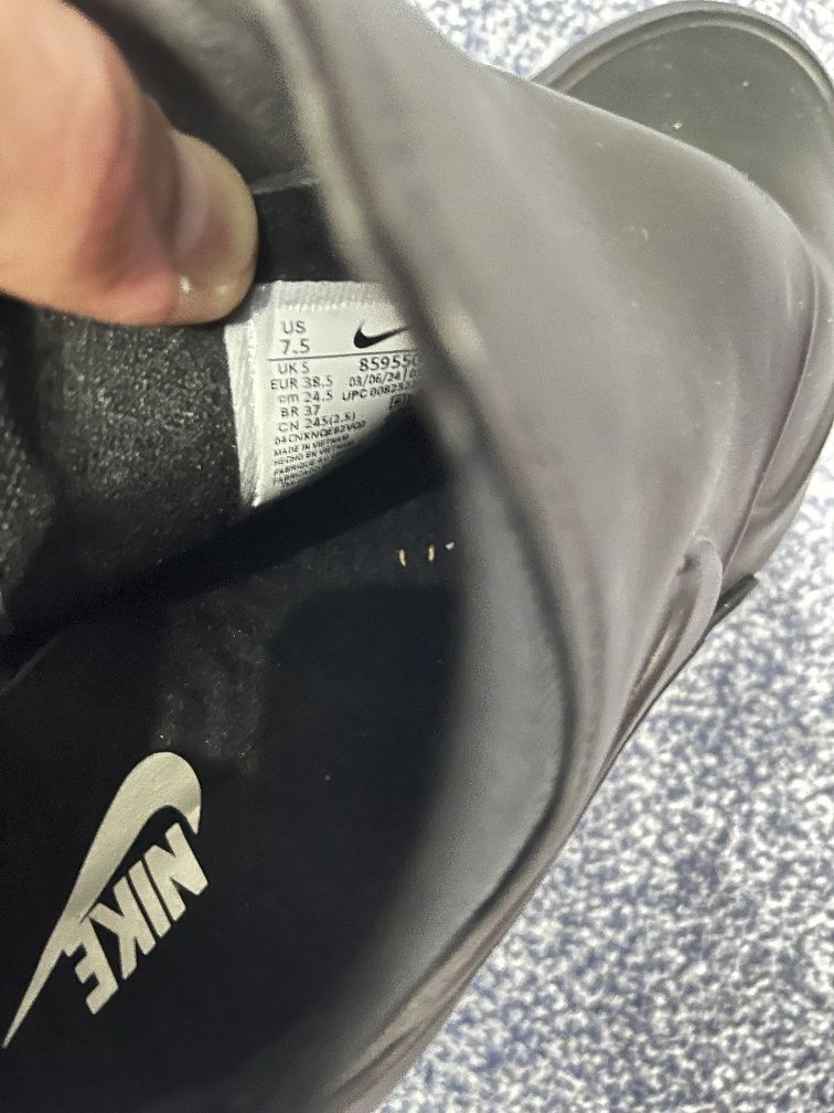 Новые женские кроссовки Nike, размер 37-38, оригинал