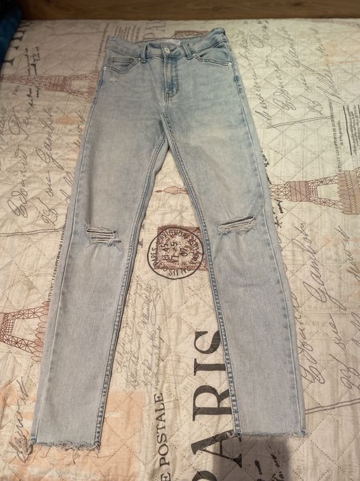 Продавам дамски дънки - чисто нови