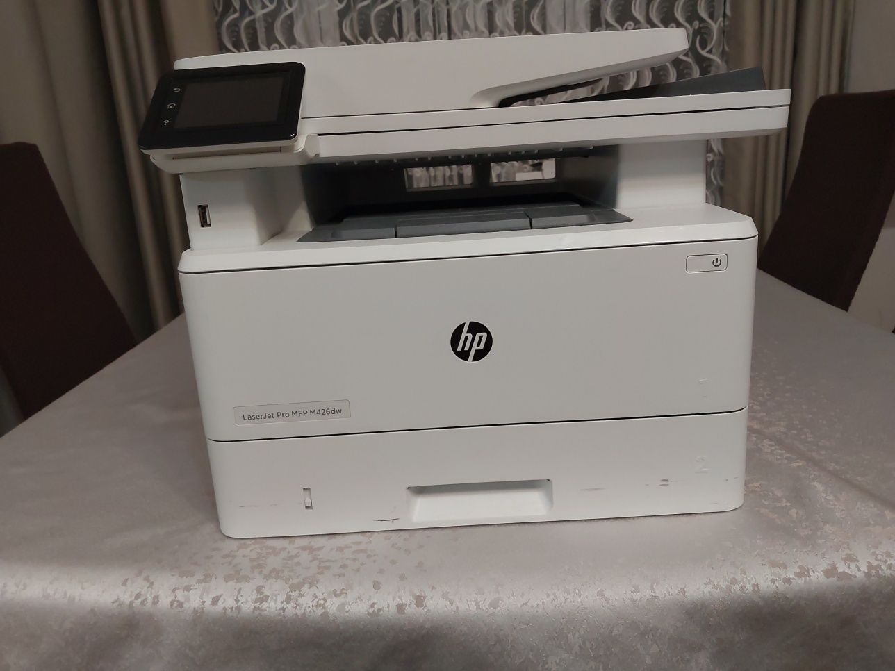 Продавам отличен принтер HP LaserJet M426dw A4 принтер/скенер/копир
