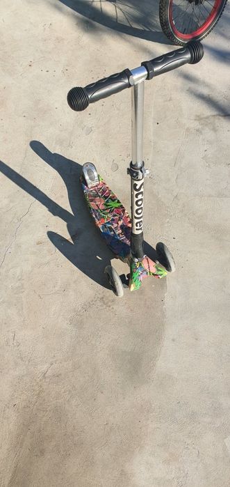 Детски скутер триколка