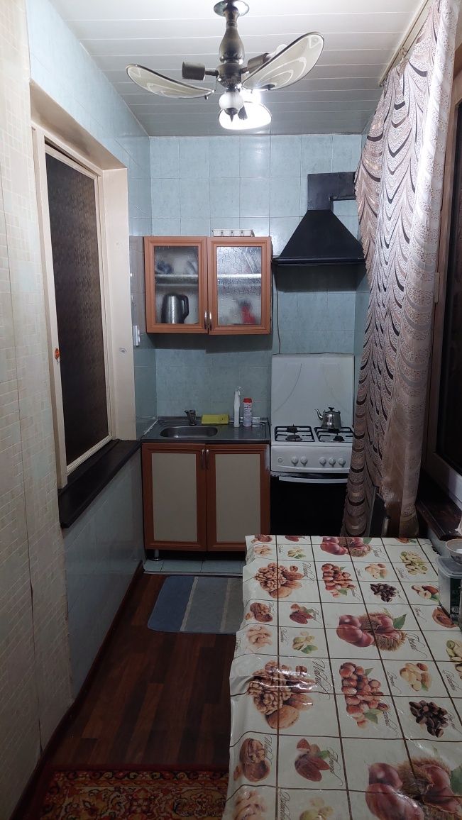 Продаётся 1 комнатная квартира переделанная в 2 х комнатную.