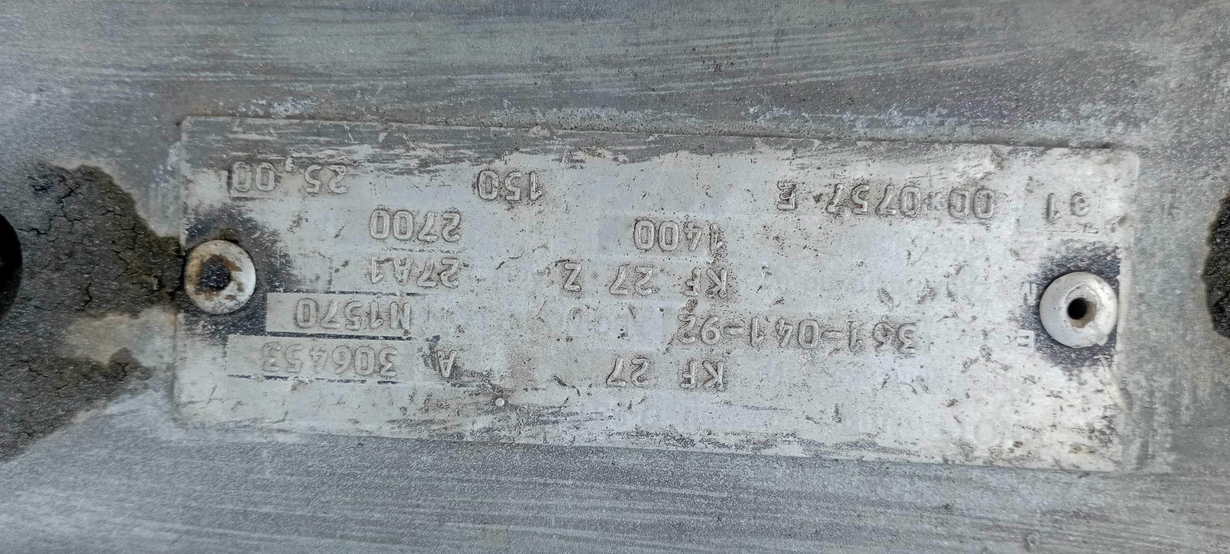 Продавам двуосно ремарке 3.5т.