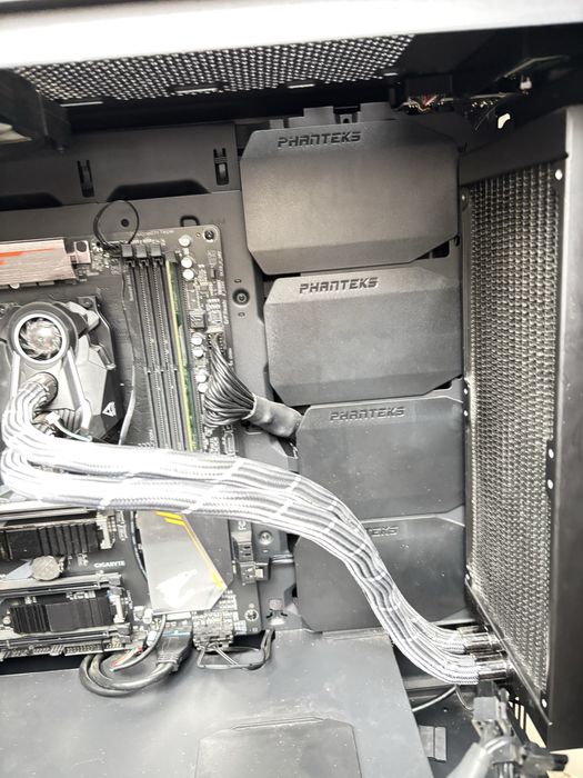 Combo placa baza Gigabyte B450 pro + AMD 3800XT + cooler artic 280mm