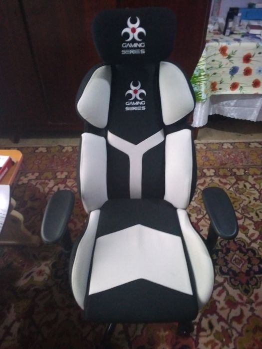 Gaming chair+tastatura gaming gratis