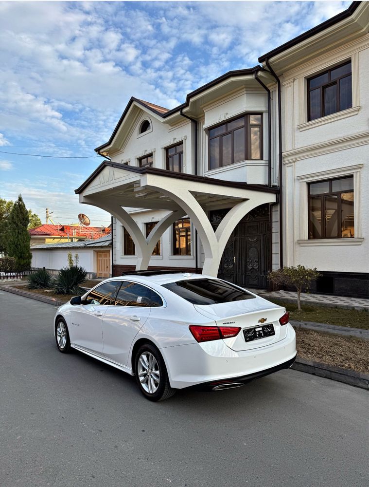 Malibu 2.4 full Позиция 2019 Состаяние Идеално Пробег 145000km