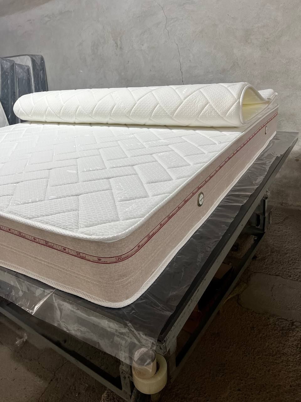 Matras матрас (kvadirati 250 000 somdan boshlanad)i