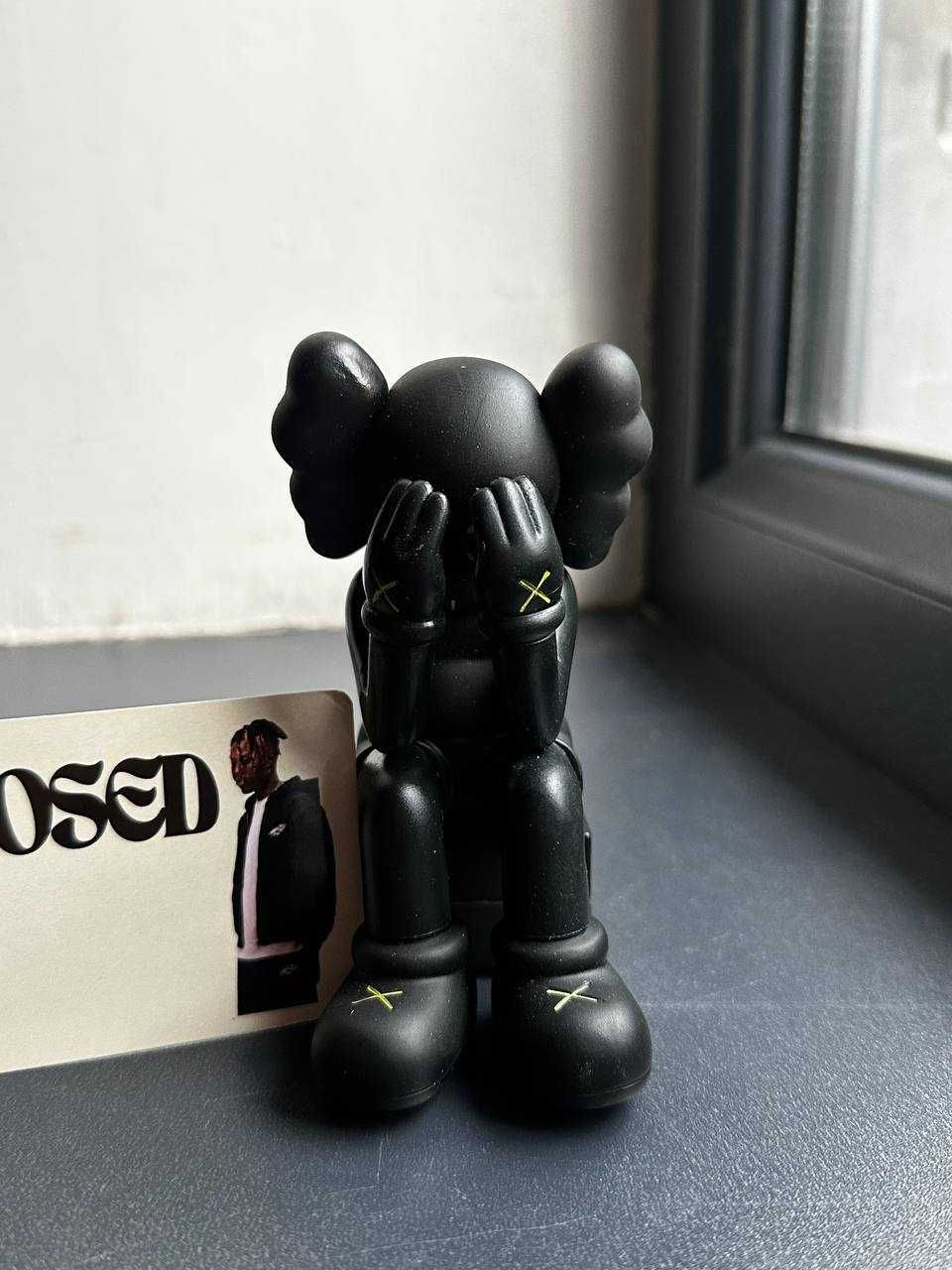 Вналичии KAWS Фигурки