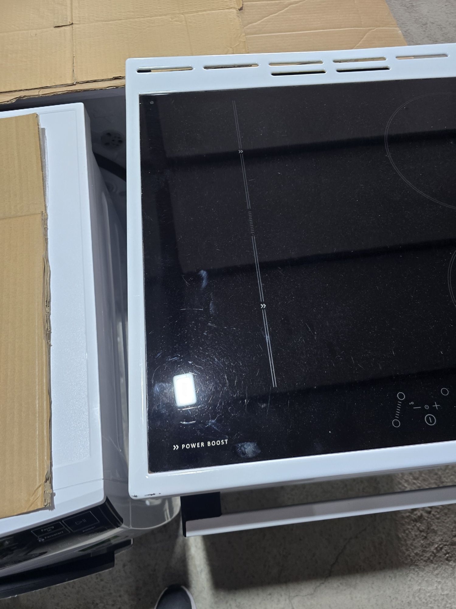 Готварска печка Горене/Gorenje EIT6151WPD. 71 литра индукция